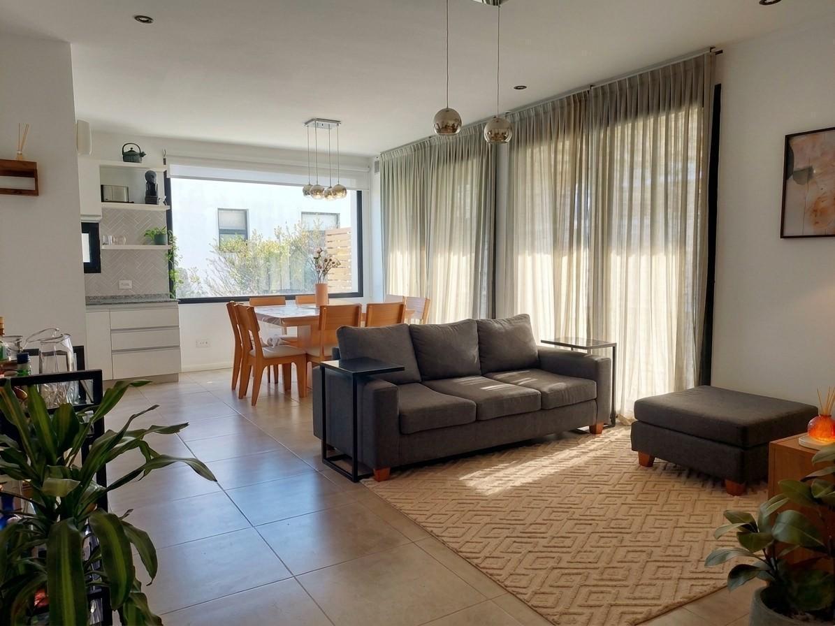 Foto de Casa Moderna con Pileta en San Ramón, Pilar del Este | Oportunidad, imagen 2