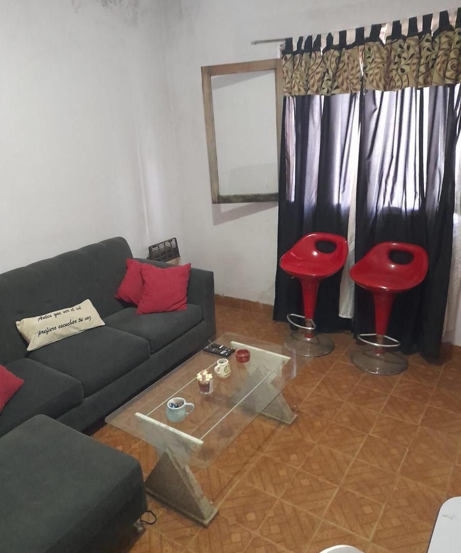 Foto de Casa de 3 Amb depto a terminar al fondo en Venta, Villa Luzuriaga. GBA, imagen 1