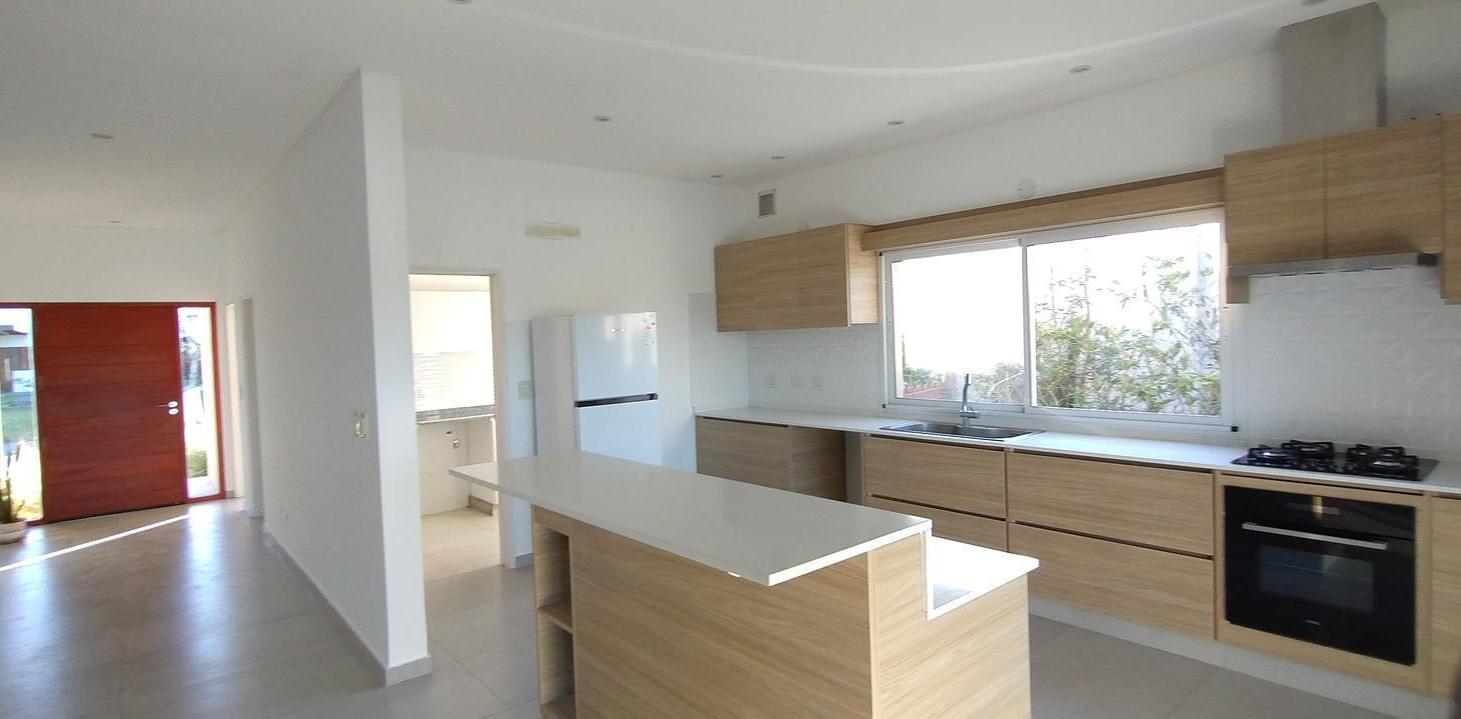 Foto de Casa en alquiler de 5 ambientes en barrio Norte,el Cantón, Escobar. GBA, imagen 2