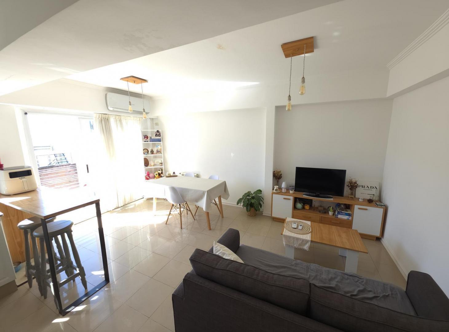 Foto de Departamento en venta 2 amb con Cochera y Balcón Terraza en Villa, imagen 2