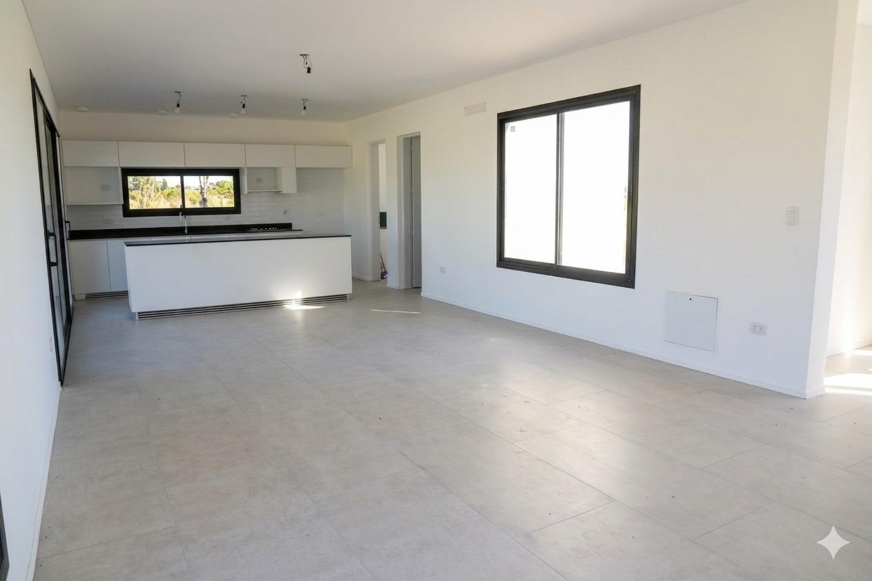Foto de Casa en venta de 4 ambientes en Santa Ines, Lujan, PBA, imagen 1