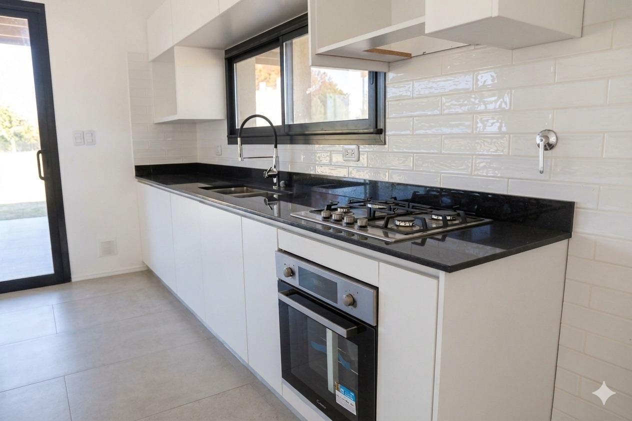 Foto de Casa en venta de 4 ambientes en Santa Ines, Lujan, PBA, imagen 2
