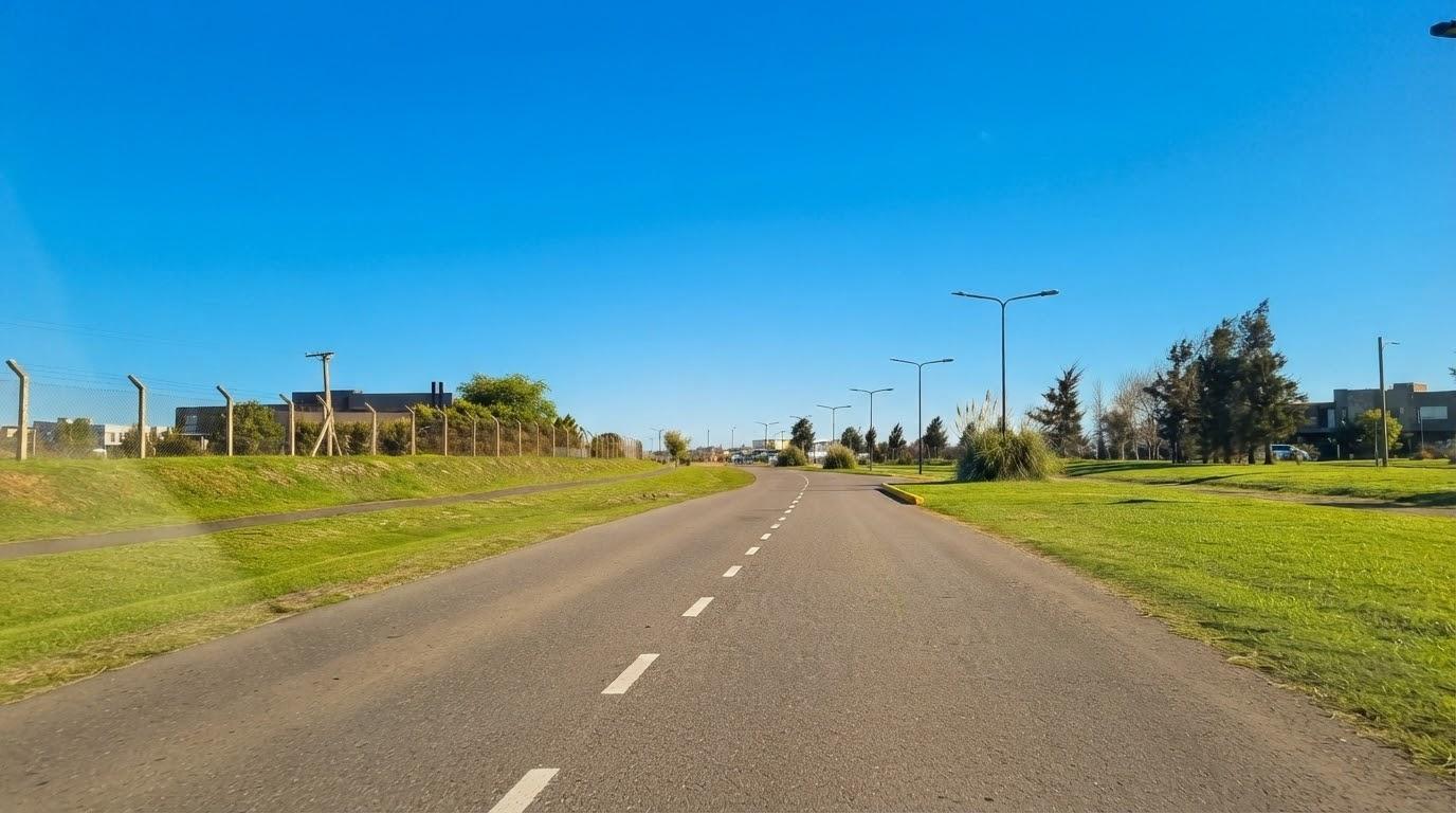 Foto de Lote a la Laguna en venta de 883m² en el barrio San Sebastián, Pilar, imagen 4