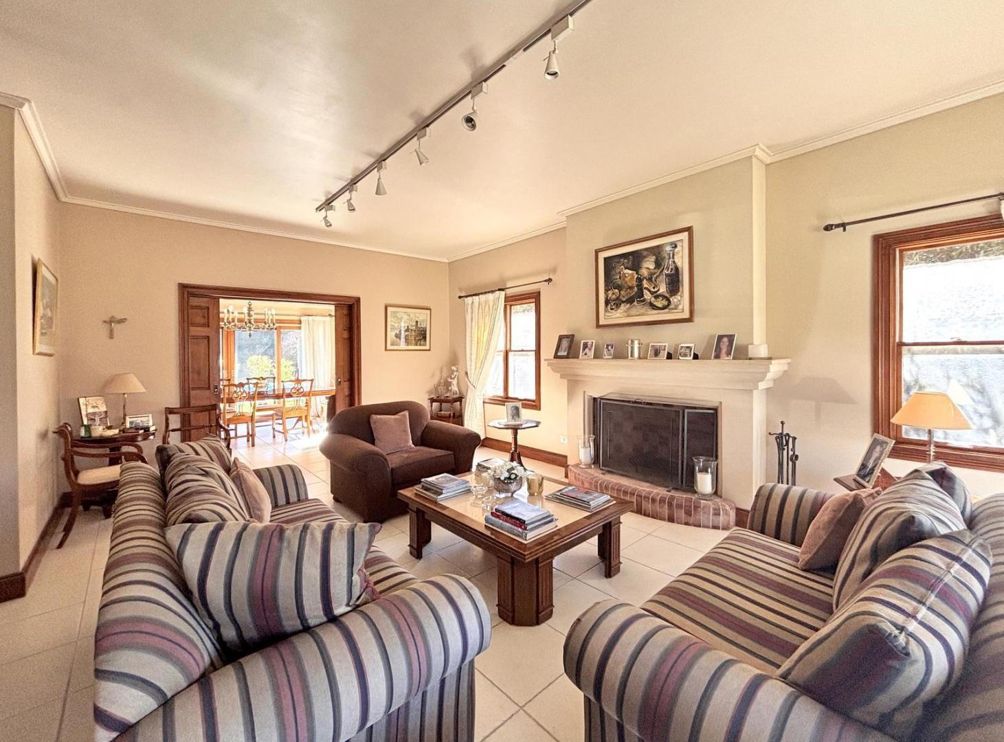 Foto de Casa en venta de 7 ambientes en el barrio Los Laureles, Pilar, GBA Norte, imagen 5