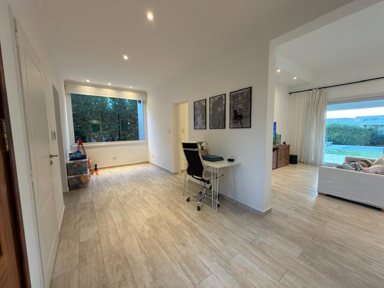 Foto de Casa en venta de 3 ambientes en el barrio Santa Elena, Pilar del Este, imagen 3