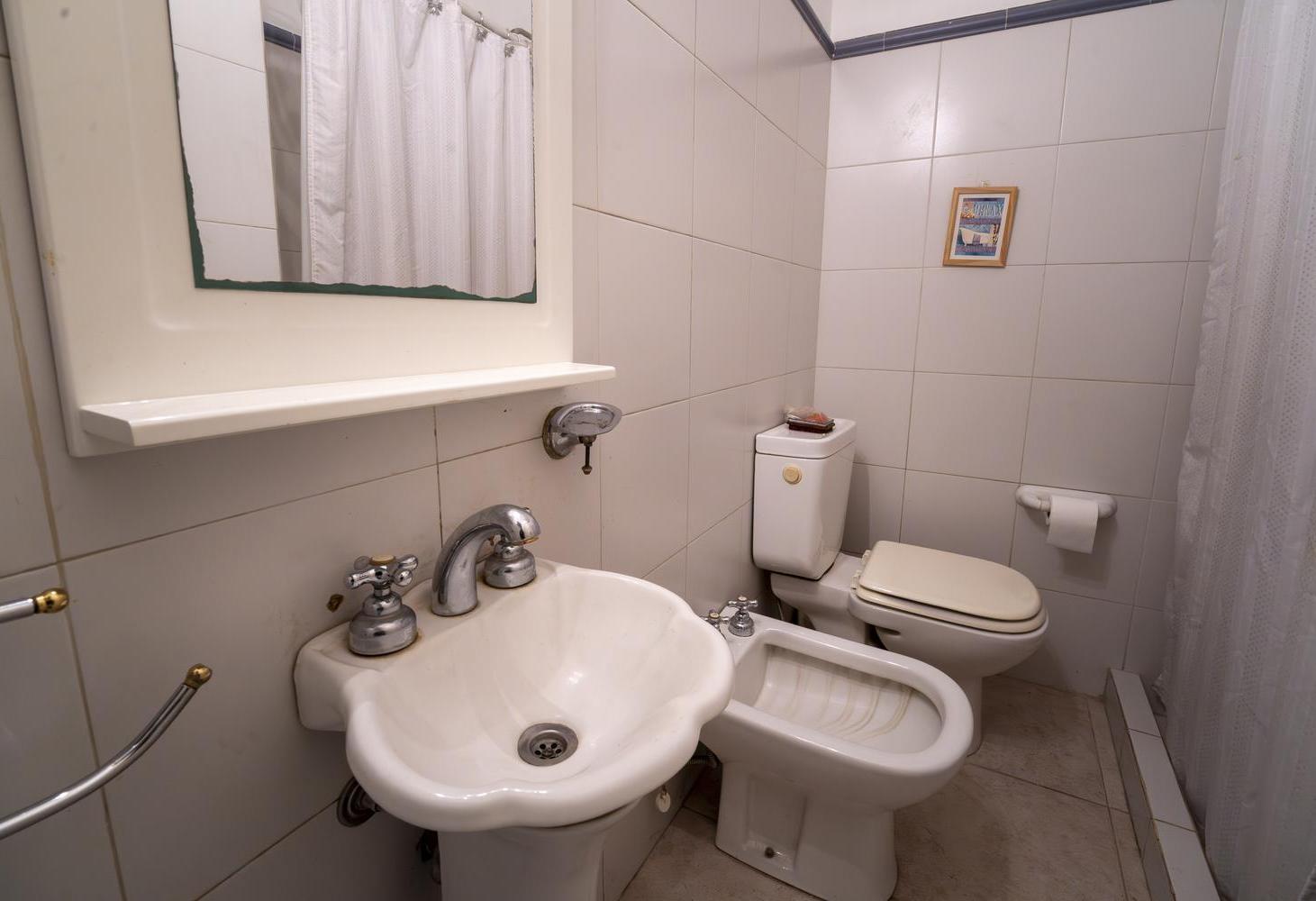 Foto de Casa en Venta de 6 ambientes en Barrio Barrancas de San José , General, imagen 3