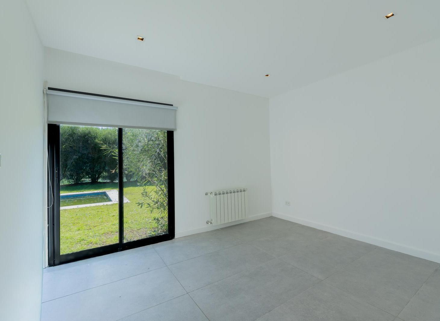 Foto de Casa en Venta 4 de Ambientes en Barrio Puertos, El Canto, Escobar, GBA, imagen 2