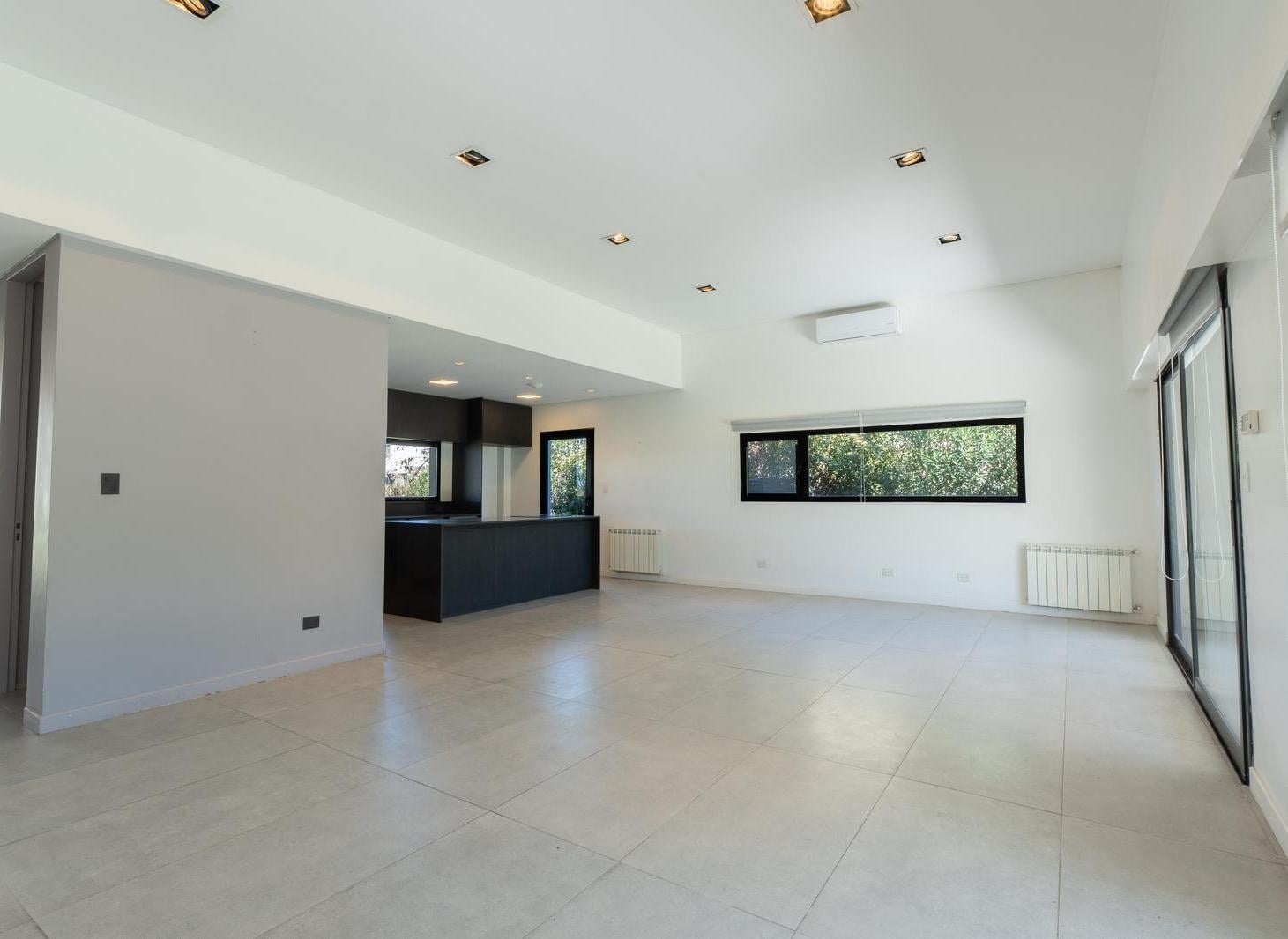 Foto de Casa en Venta 4 de Ambientes en Barrio Puertos, El Canto, Escobar, GBA, imagen 4
