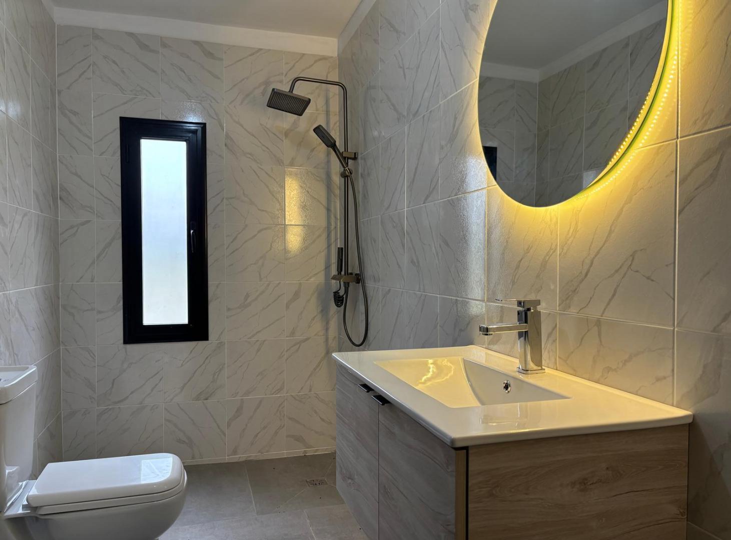 Foto de Casa en venta de 5 ambientes en el barrio Santa Emilia, Pilar Del Este, imagen 3