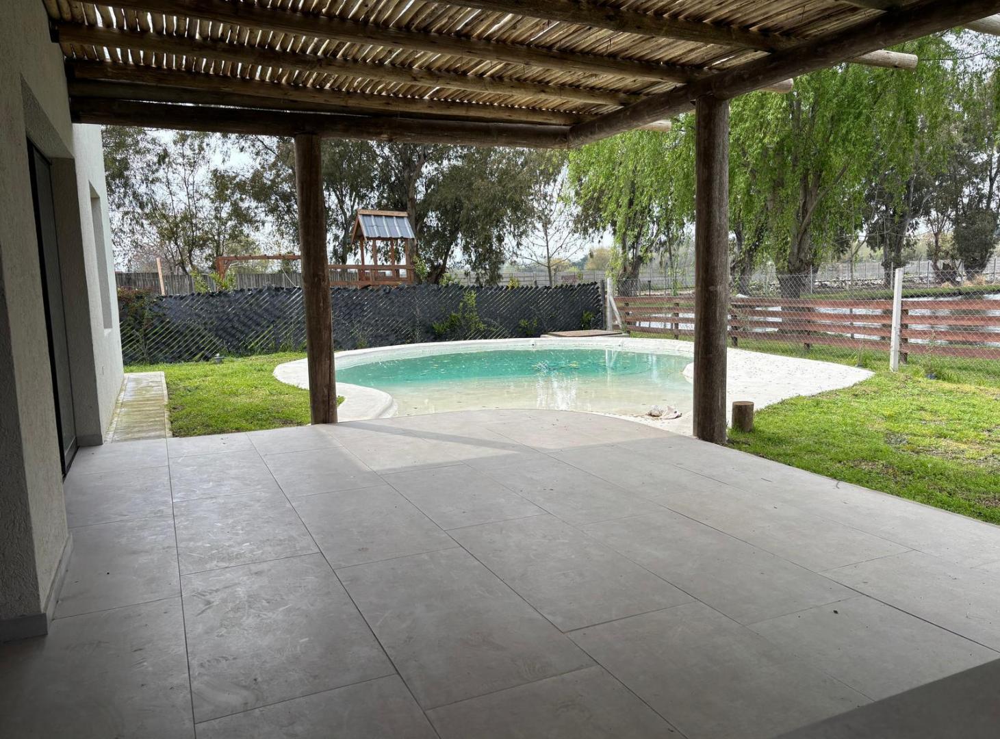 Foto de Casa en venta de 5 ambientes en el barrio Santa Emilia, Pilar Del Este, imagen 5