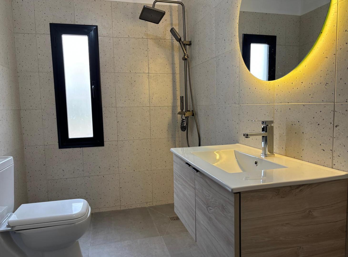 Foto de Casa en venta de 5 ambientes en el barrio Santa Emilia, Pilar Del Este, imagen 4