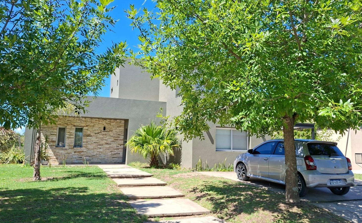 Foto de Casa en venta de 5 ambientes en el Barrio Puerto, El Canton, Escobar, imagen 2