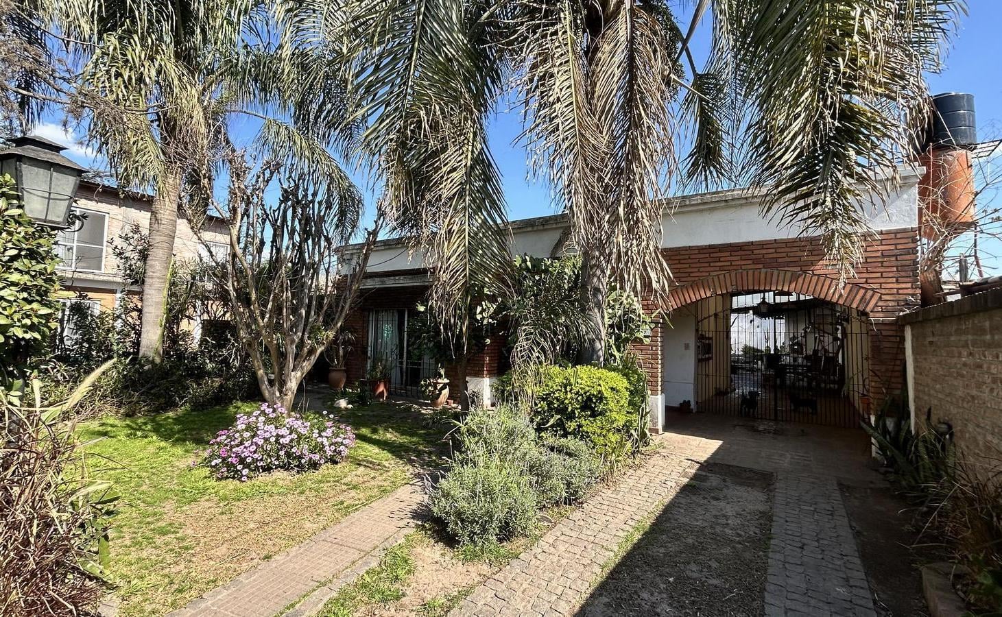 Foto de Casa en venta de 4 ambientes en Villa De Mayo, Malvinas Argentinas, GBA, imagen 2