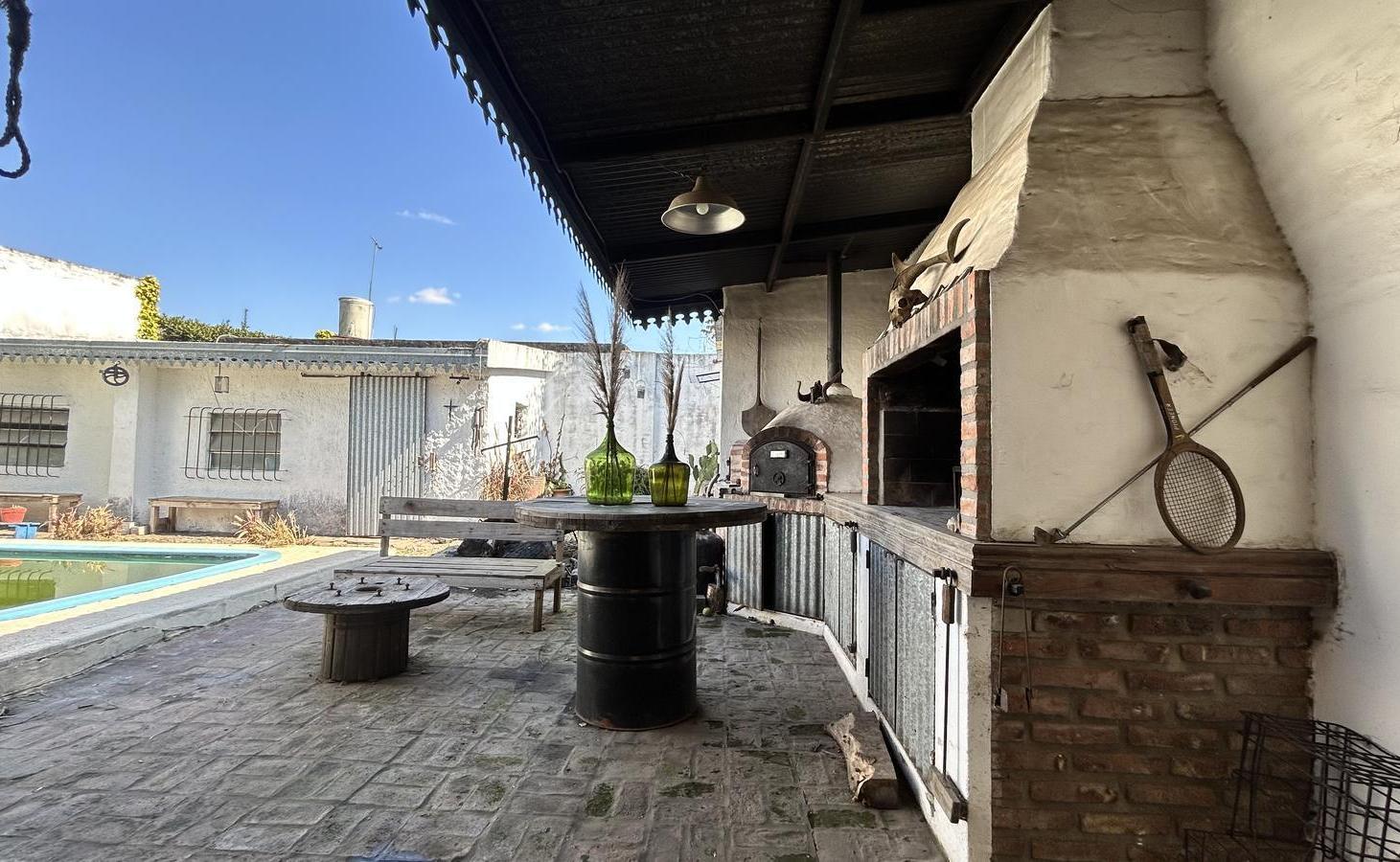 Foto de Casa en venta de 4 ambientes en Villa De Mayo, Malvinas Argentinas, GBA, imagen 1