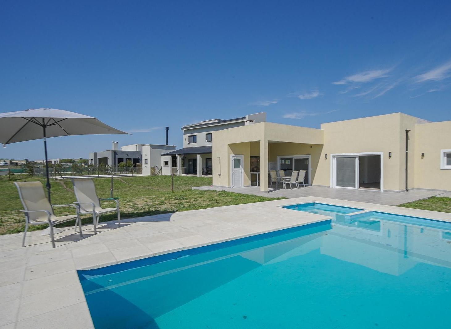 Foto de Casa en venta de 4 ambientes en San Sebastián área 12, Pilar, GBA Norte, imagen 1