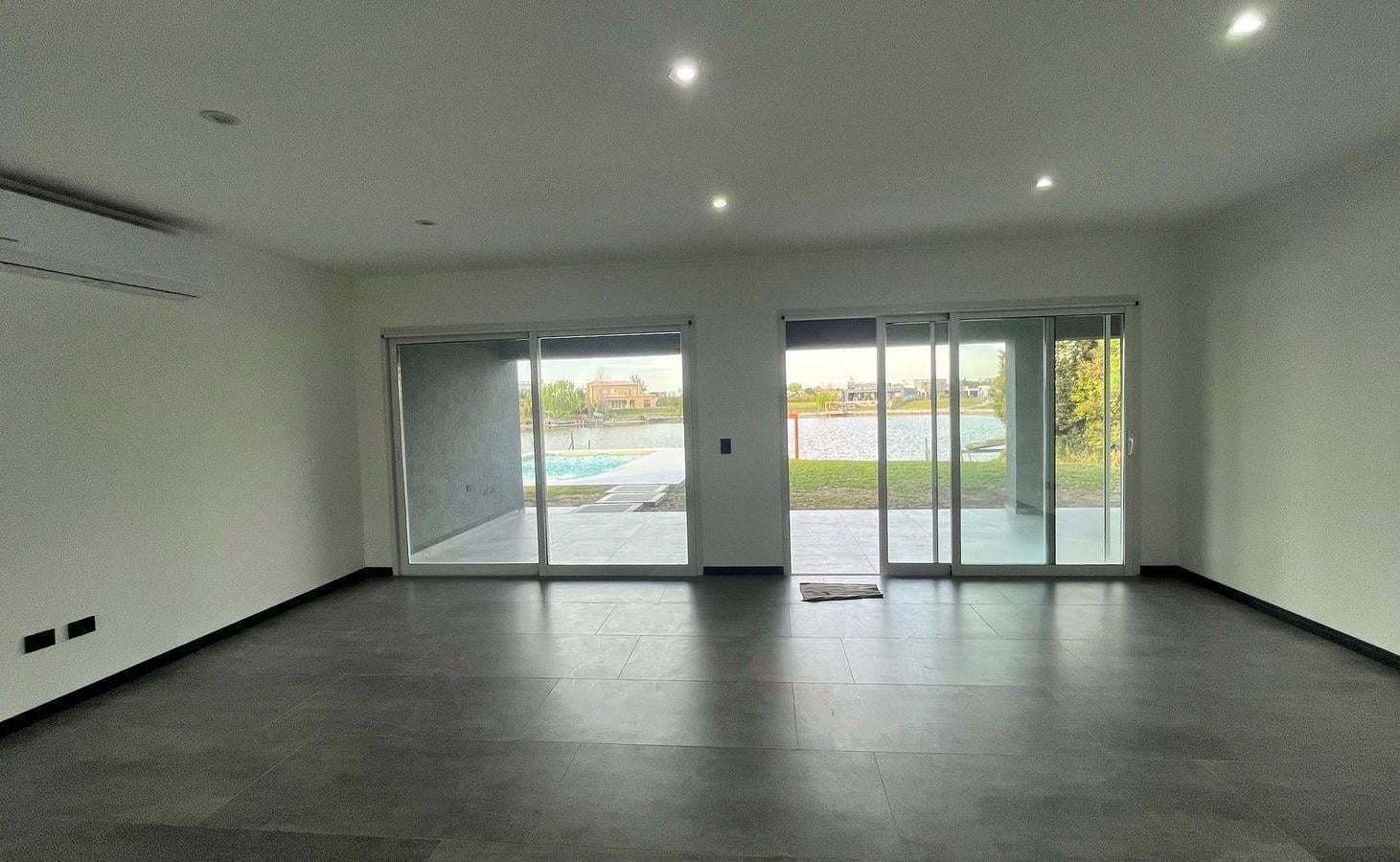Foto de Casa en venta a la laguna en San Sebastian Area 10, Pilar - 4, imagen 4