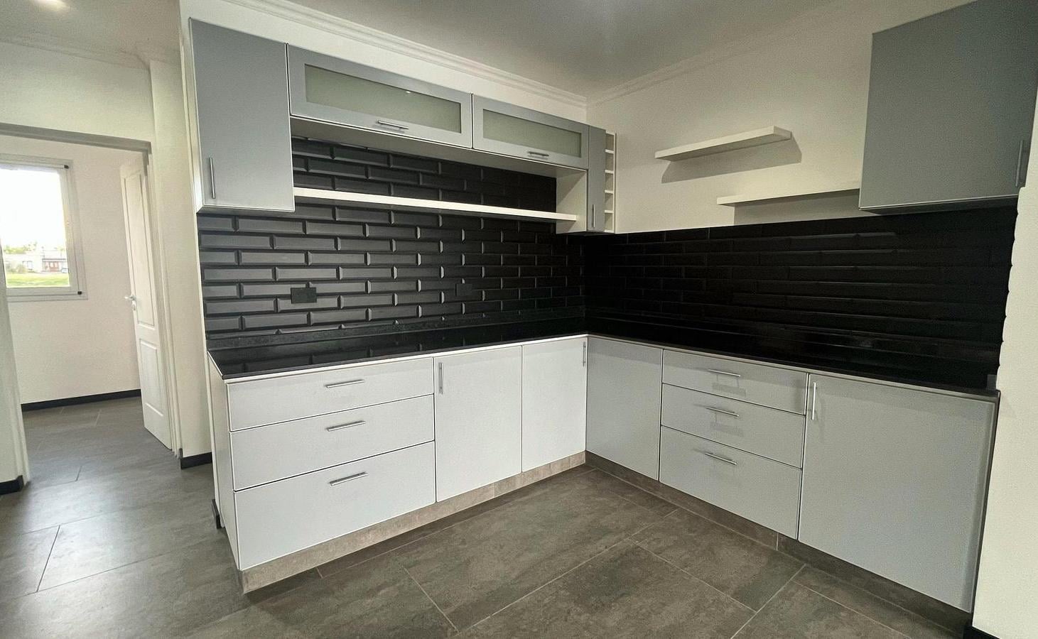 Foto de Casa en venta a la laguna en San Sebastian Area 10, Pilar - 4, imagen 1