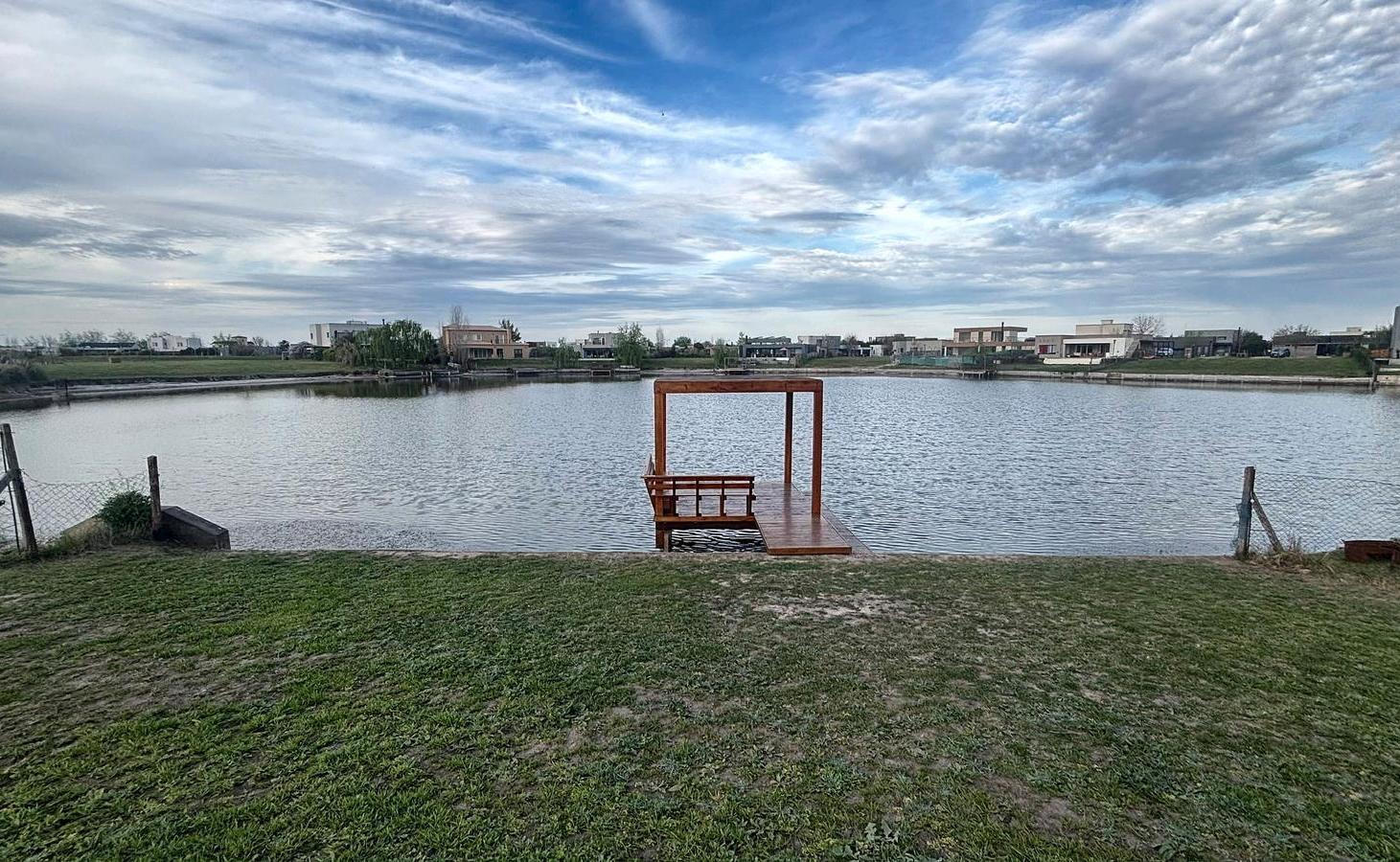 Foto de Casa en venta a la laguna en San Sebastian Area 10, Pilar - 4, imagen 5