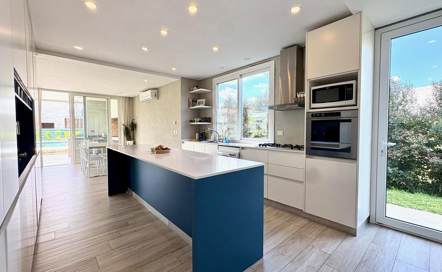 Foto de Venta | Casa lote interno en esquina con 4 dormitorios | Ceibos Puertos, imagen 3