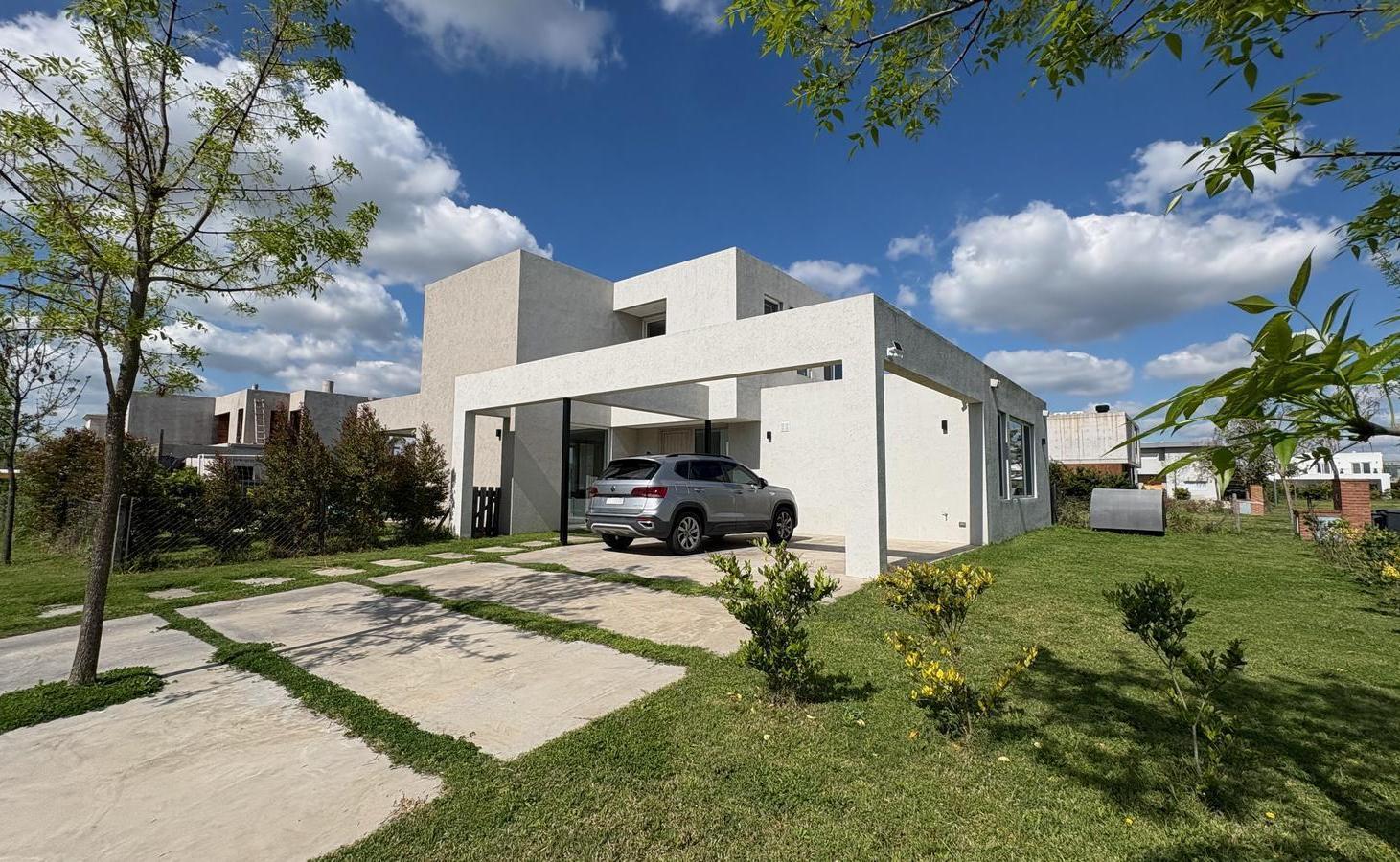 Foto de Venta | Casa lote interno en esquina con 4 dormitorios | Ceibos Puertos, imagen 1