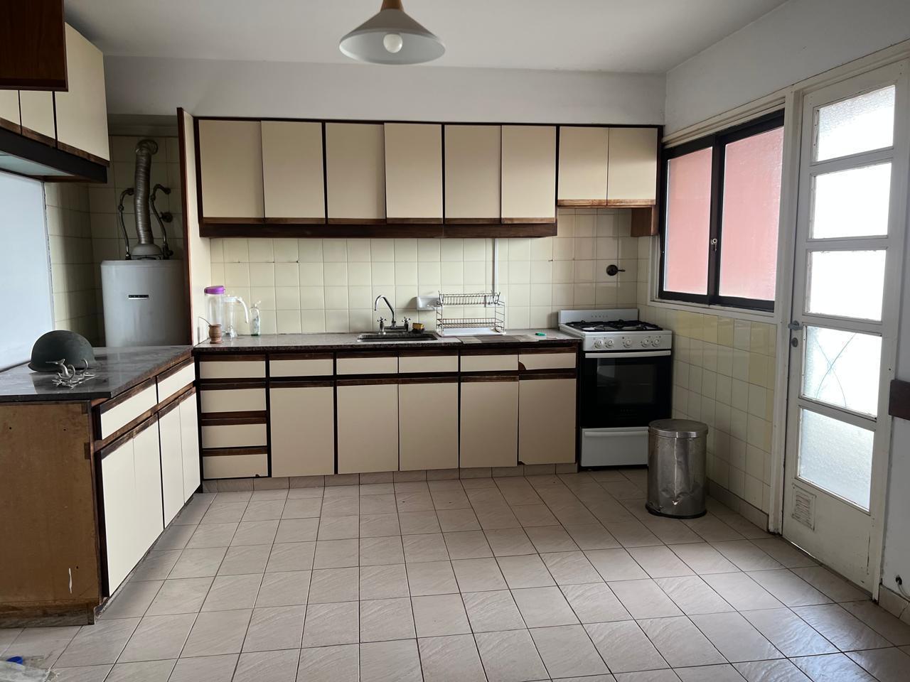 Foto de Departamento en Venta con Cochera y Baulera, 5 Ambientes, en Belgrano, imagen 2