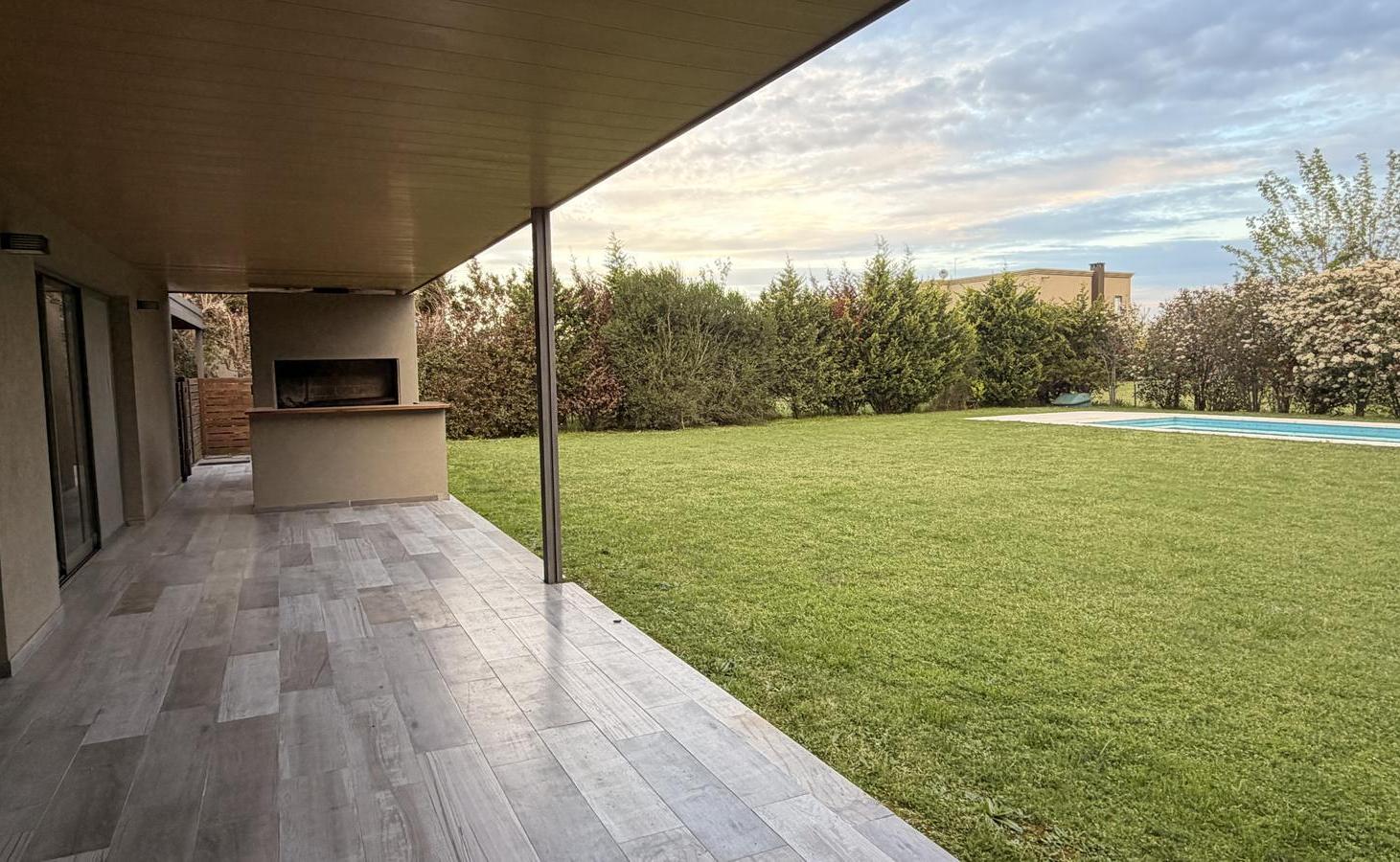 Foto de Casa en Alquiler, 4 dormitorios, en El Canton, Islas, Escobar, imagen 2
