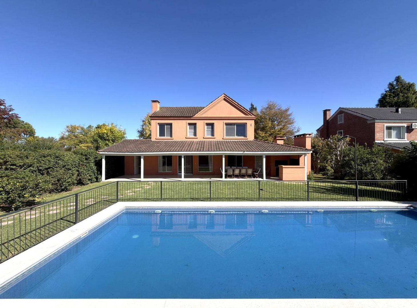 Foto de Casa en Venta, 4 Dormitorios, en La Lomada de Pilar, imagen 1