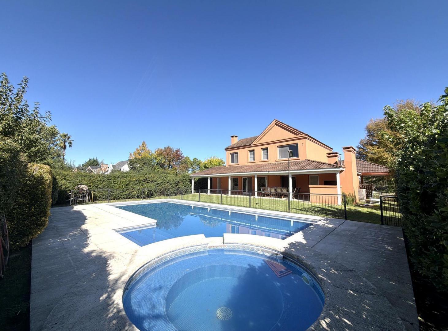 Foto de Casa en Venta, 4 Dormitorios, en La Lomada de Pilar, imagen 2