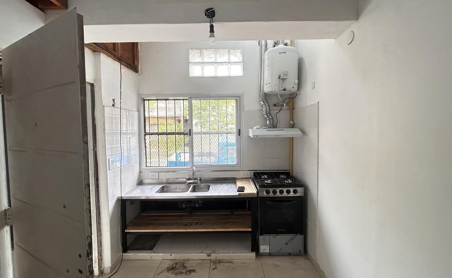 Foto de PH 2 ambientes en Alquiler en Villa Juan Martin de Pueyrredon, Gral San, imagen 2