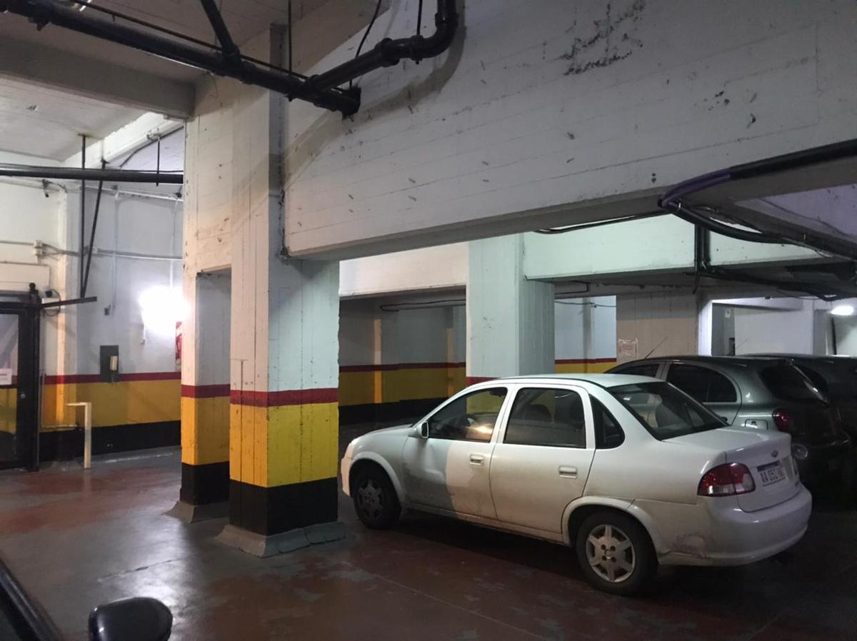 VENTA COCHERA CUBIERTA RECOLETA