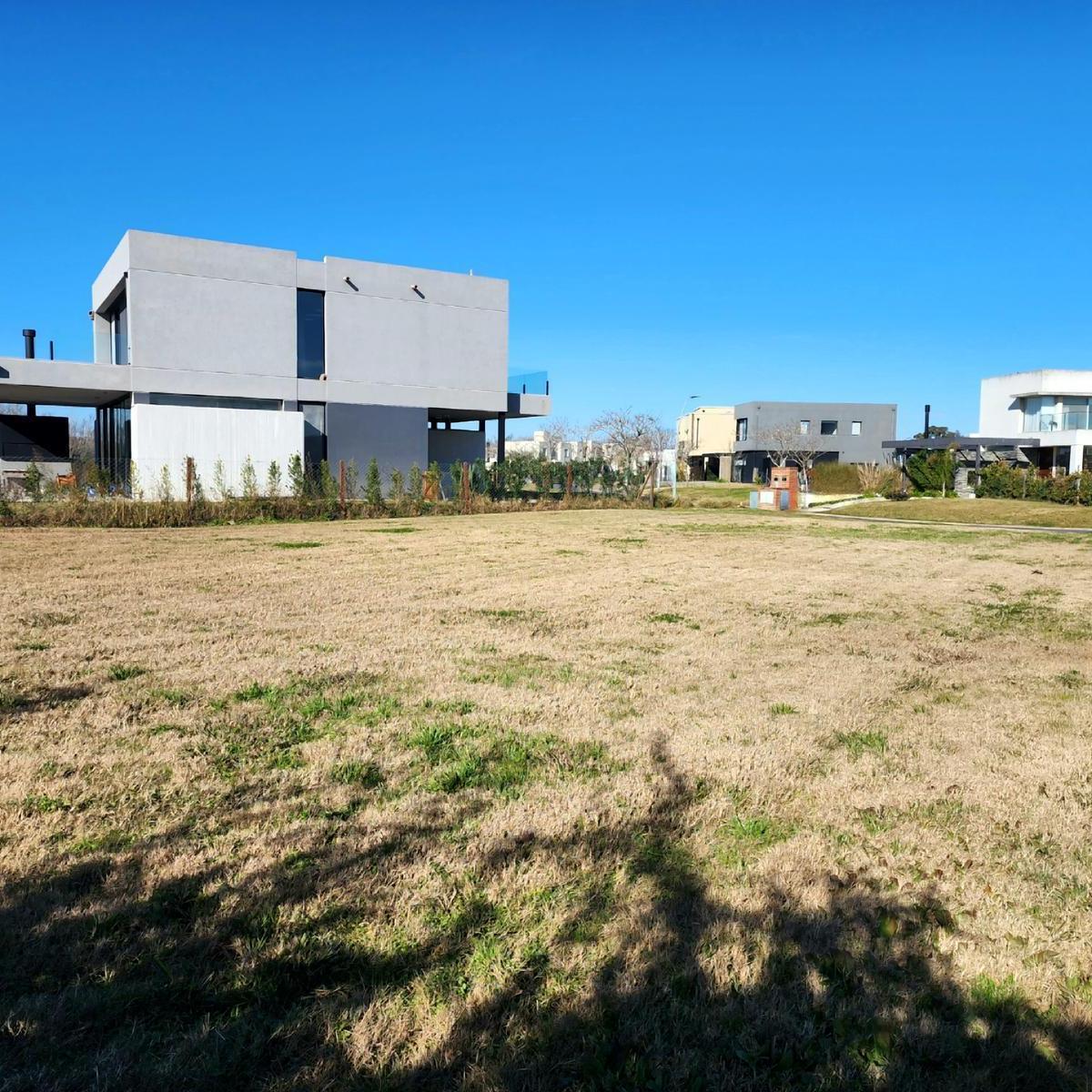 Terreno/lote Barrio Acacias, El Cazador, Puertos del Lago, Escobar. Orientacion Noroeste.