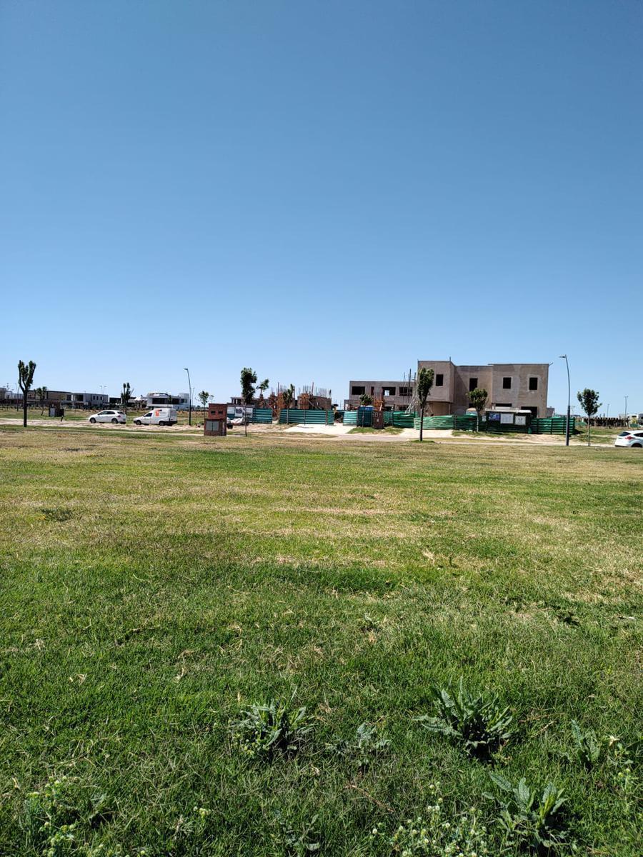 Terreno en Barrio Riberas - Puertos del Lago - Laguna