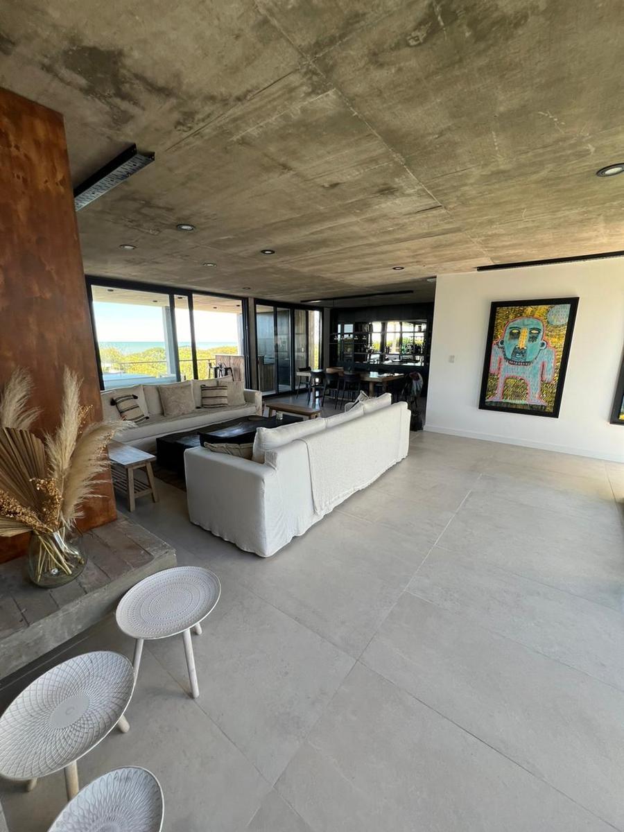 Venta Casa en 1ra Linea en Costa Esmeralda 2