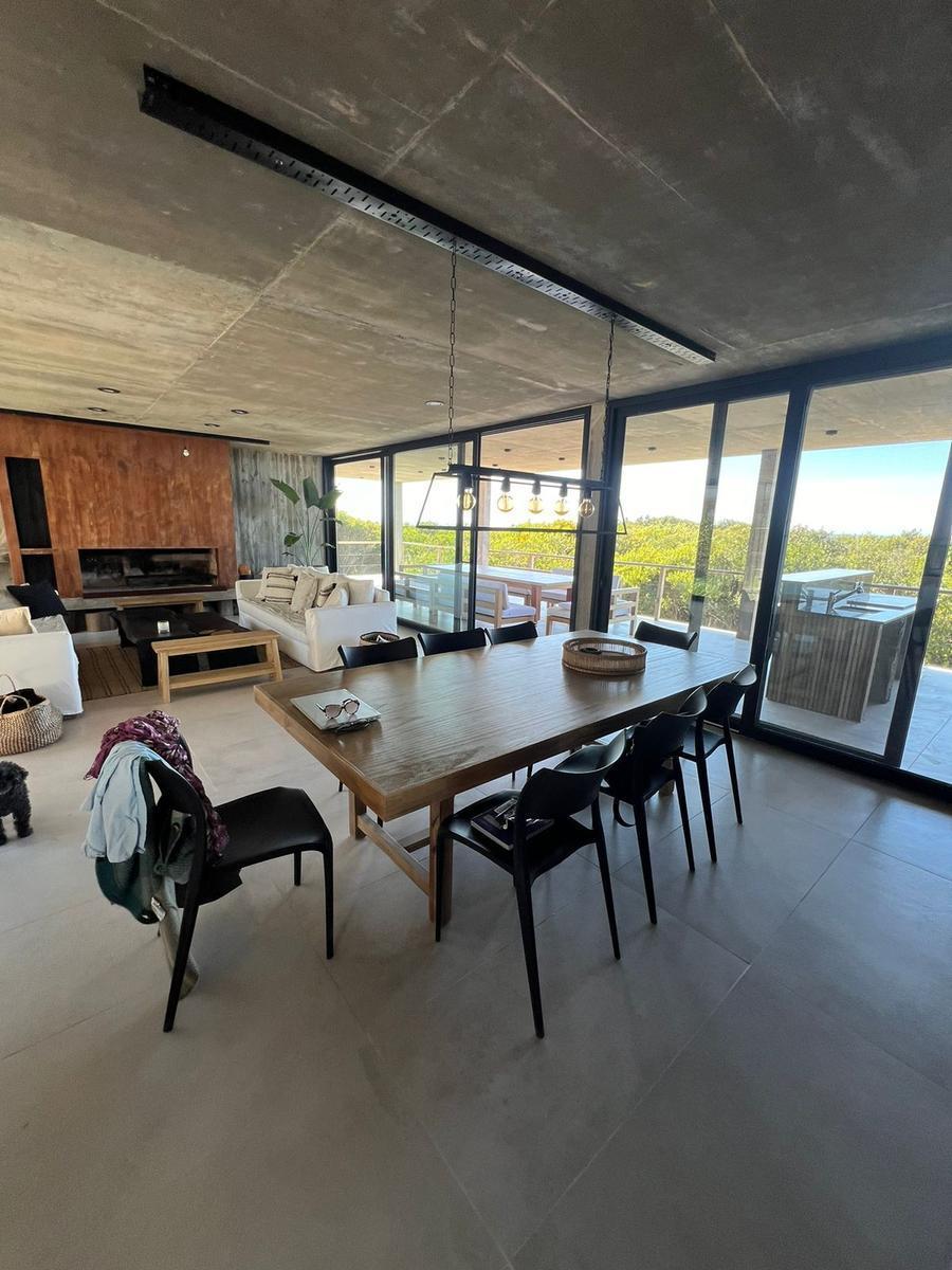 Venta Casa en 1ra Linea en Costa Esmeralda 1