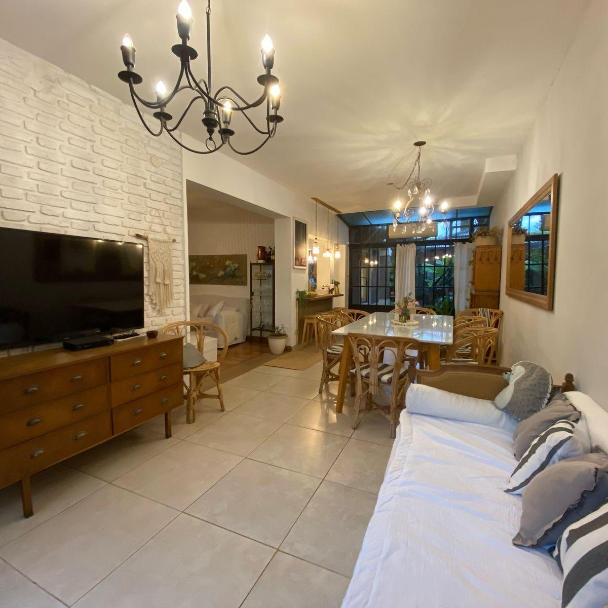 Excelente Casa en Venta en Hurlingham - Barrio Inglés 2
