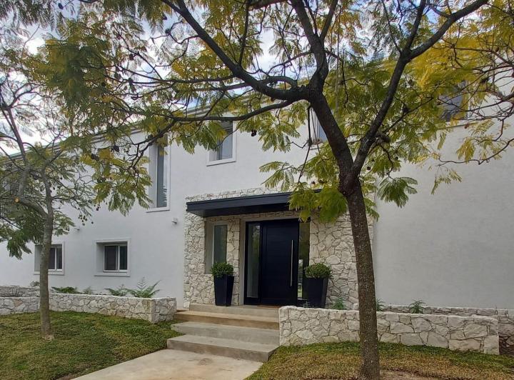 Casa en  alquiler temporario, 6 ambientes, Laguna del Sol, Tigre, GBA Norte, con pileta 3