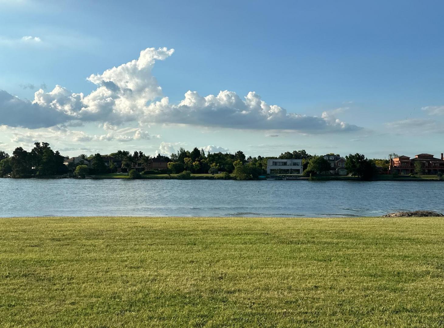 Lote en Venta en Los Puentes, Nordelta, con Salida Al Lago Central