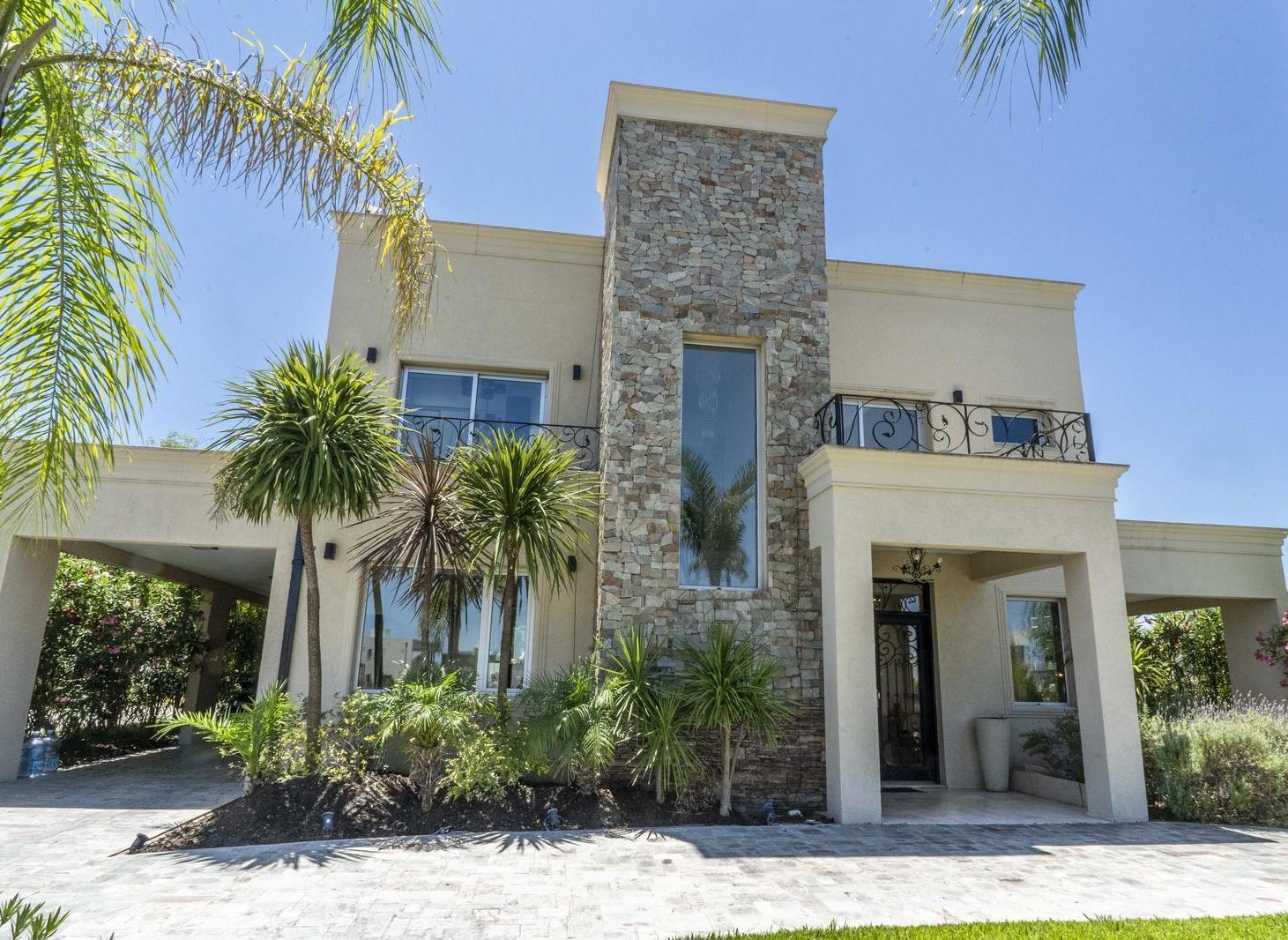 Venta Casa en Lagos de Canning I
