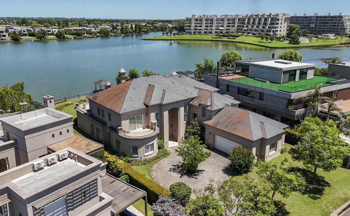 Casa en venta en El Golf, Nordelta.