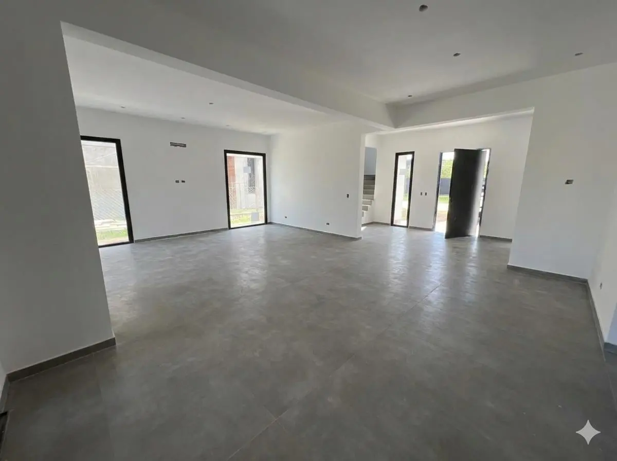 Casa a la laguna con Pileta en venta a Estrenar 2