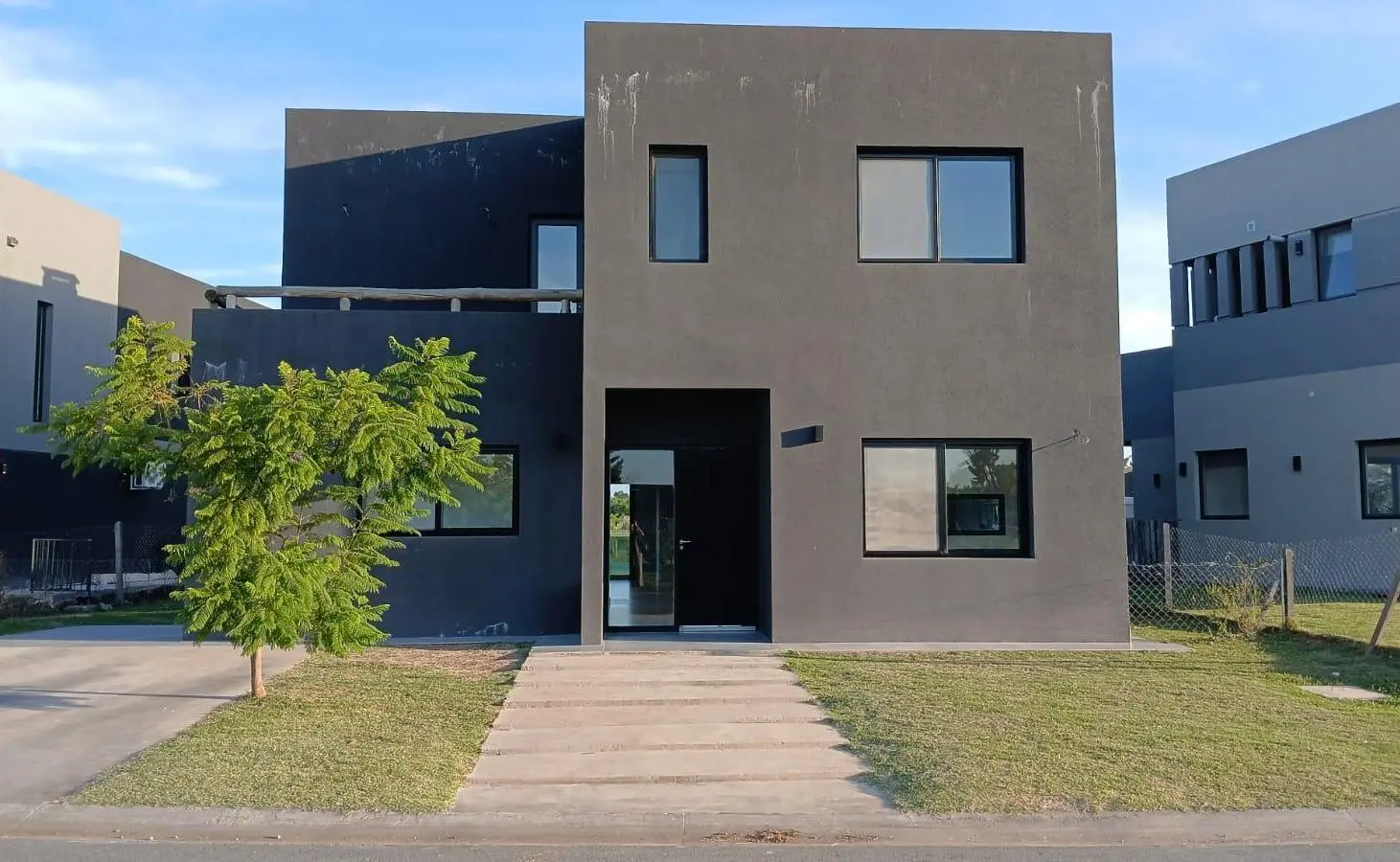 Casa en Venta y Alquiler, 5 ambientes, con Amarra en barrio náutico El Canal, Villanueva, Tigre. 5