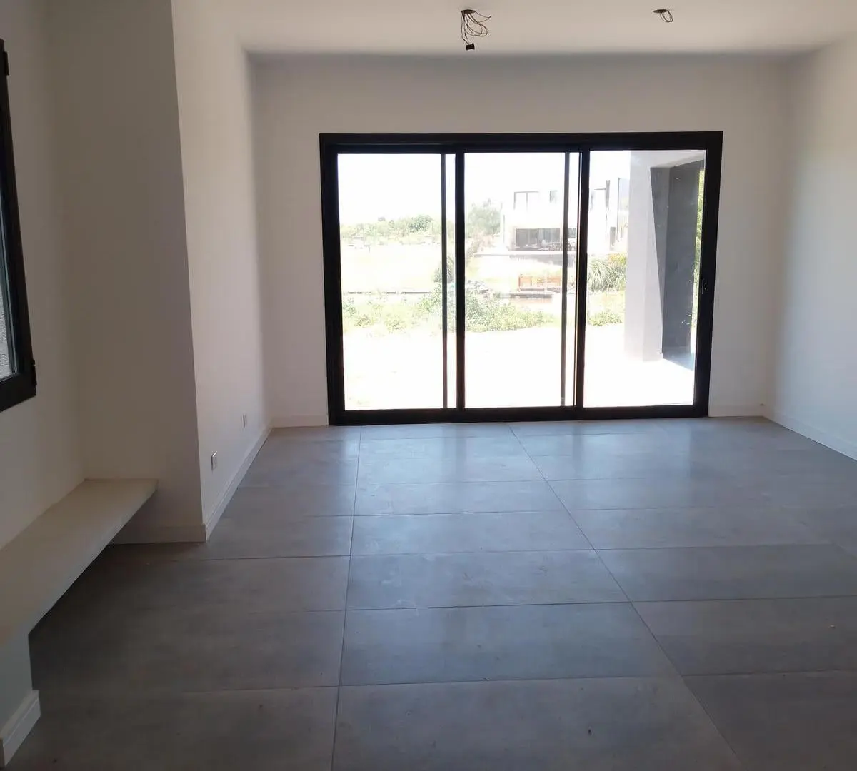 Casa en Venta y Alquiler, 5 ambientes, con Amarra en barrio náutico El Canal, Villanueva, Tigre. 3