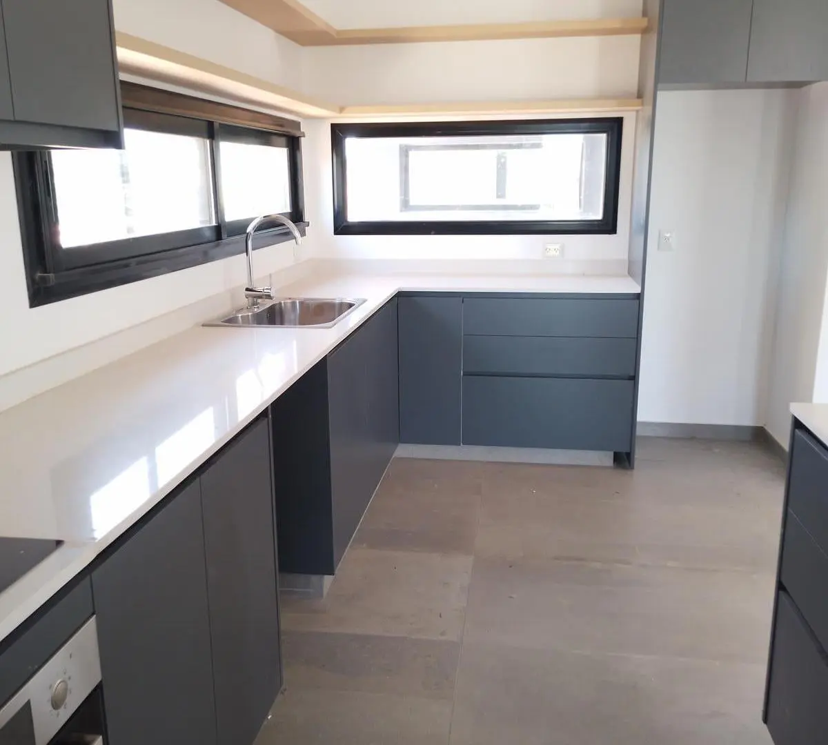 Casa en Venta y Alquiler, 5 ambientes, con Amarra en barrio náutico El Canal, Villanueva, Tigre. 8