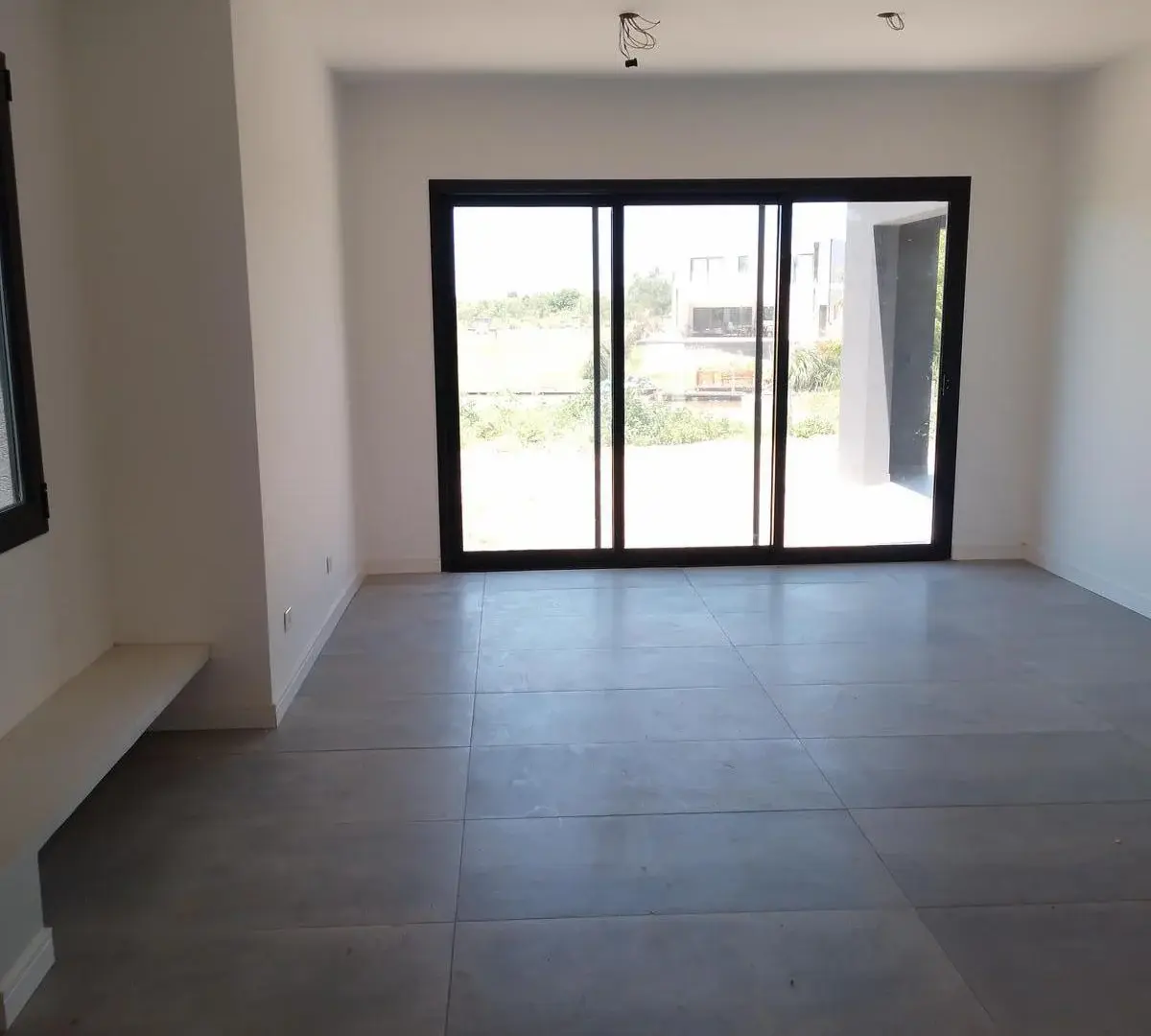 Casa en Venta y Alquiler, 5 ambientes, con Amarra en barrio náutico El Canal, Villanueva, Tigre. 3