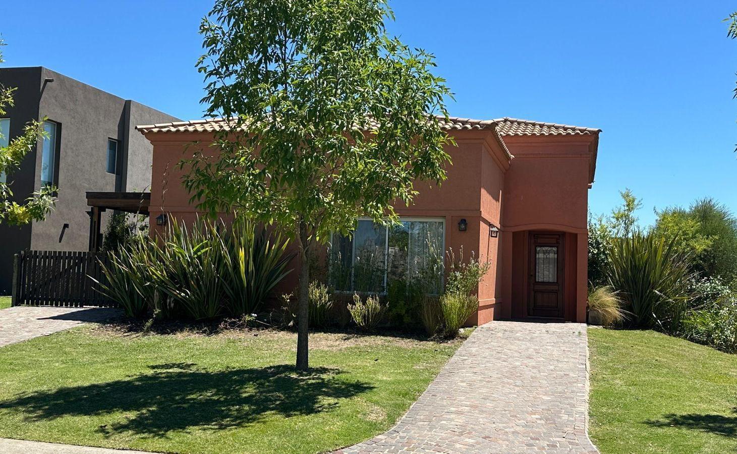 Casa en Venta, 1 planta, Barrio Araucarias, Puertos