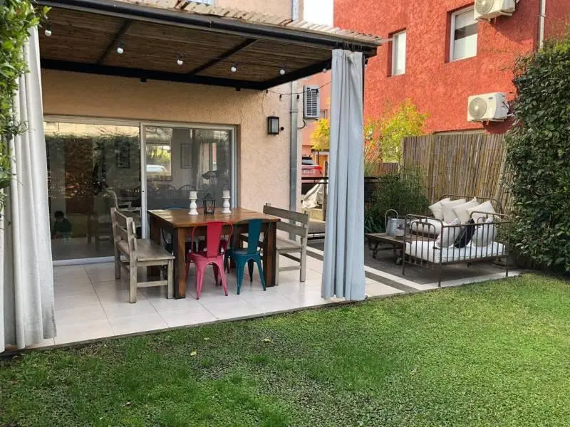 Casa en alquiler en barrio cerrado 8