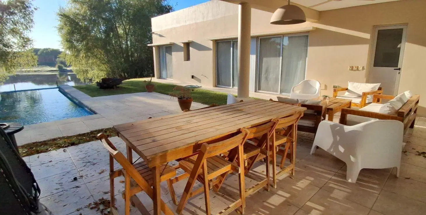Casa en Alquiler Anual Amoblada en Escobar | A la Laguna con Pileta | El Cazal Nautico  Zona Norte 4