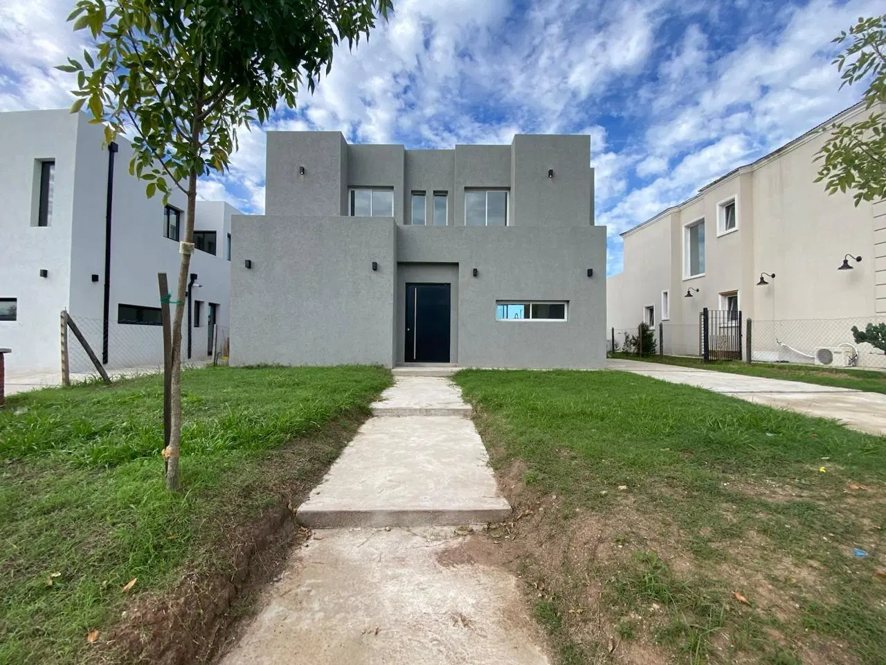Casa en Pilar del Este Bº Santa Lucia 2