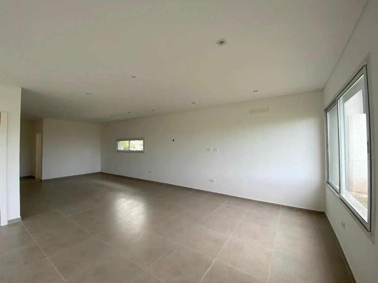 Casa en Pilar del Este Bº Santa Lucia 4