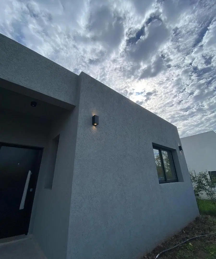 Moderna casa en Bº Santa Lucia 2
